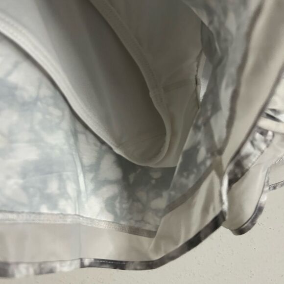 Athleta Printed Mesh Racer Run Short 4” in White Botanics - Picture 6 of 13